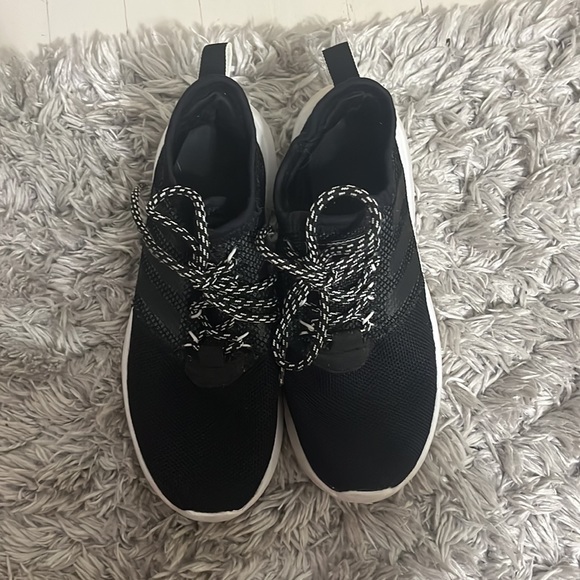 Womens Adidas size 9 - Picture 2 of 4